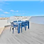 Xc4 - Penthouse, 3 Bedroom, Modern, Designer - Апартаменты Аттард